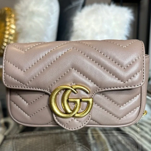 🔥🔥🔥 Gucci Women's Beige Quilted Mini Crossbody Bag with Gold Chain 🔥🔥🔥 - Picture 3 of 8